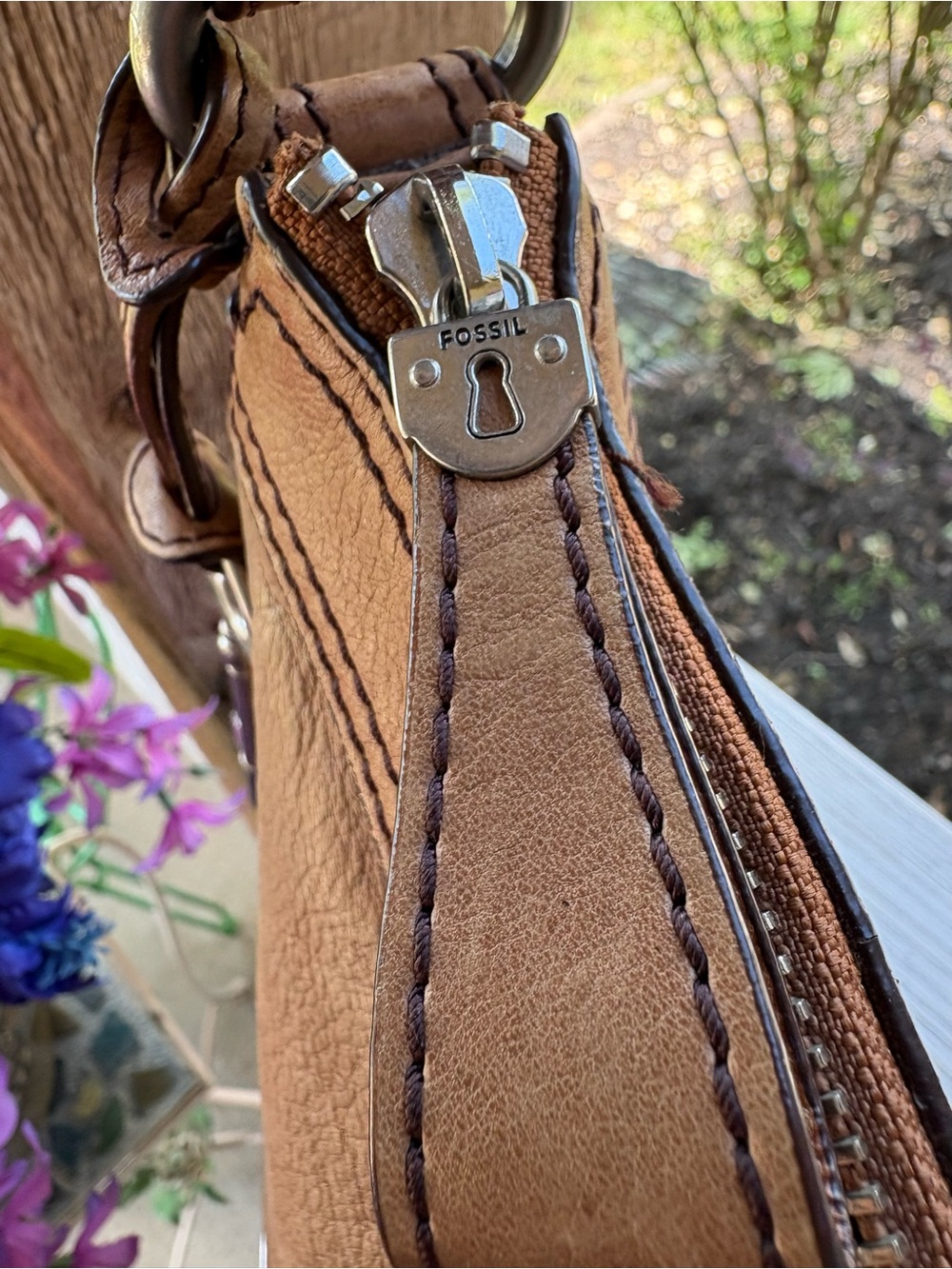 Vintage Fossil Tan Weathered Leather Shoulder Saddle Bag Adjustable Strap w
Key - Picture 8 of 13